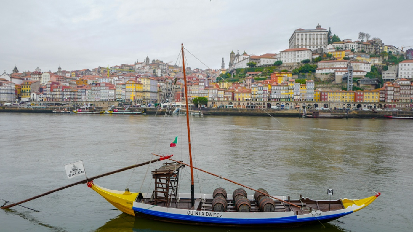 Norwegian food blogger exploring Porto
